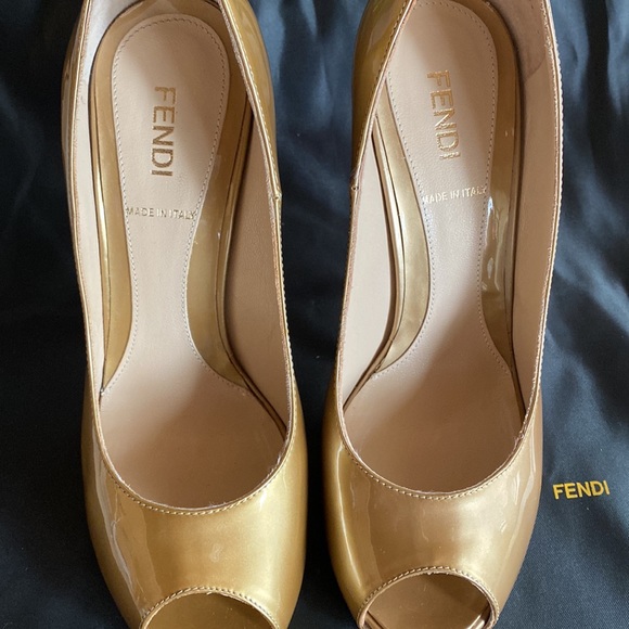 FENDI Spuntata Vernice Peep Toe Heel Pumps Size 36.5 - Picture 5 of 7